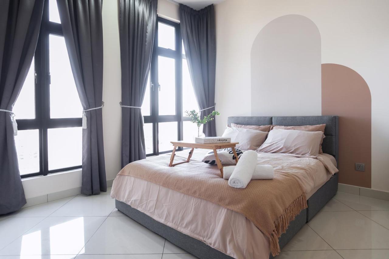J Dupion By Wefiehome Kuala Lumpur