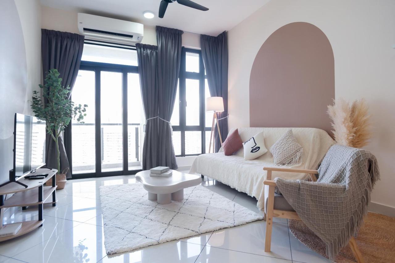 J Dupion By Wefiehome
